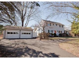 83 Elm St, Simsbury, CT 06081-9606