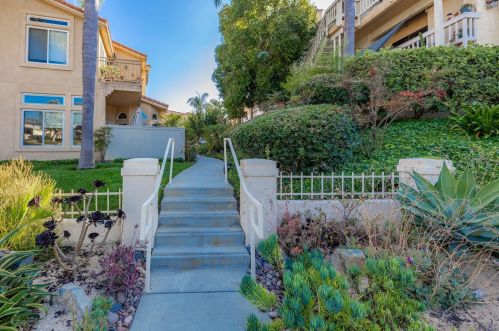 6621 Santa Isabel St, Carlsbad, CA 92009-5958