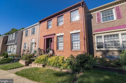 12708 Harborview Ct, Woodbridge VA  22192-2624 exterior