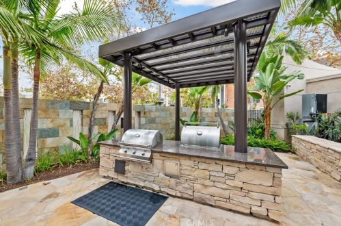 543 Rockefeller, Irvine CA  92612-7175 exterior