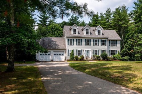 35 Godfrey Ln, Fremont, NH 03044-3055