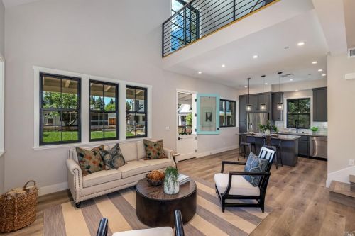 121 Kennedy Ln, Healdsburg, CA 95448-4036