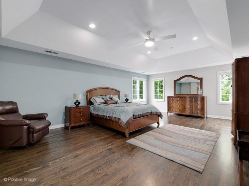 330 55th St, Willowbrook IL  60514-3015 exterior