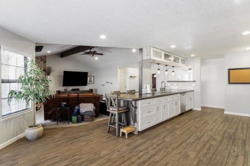 2665 Hawkeye Ave, Turlock CA  95380-2950 exterior