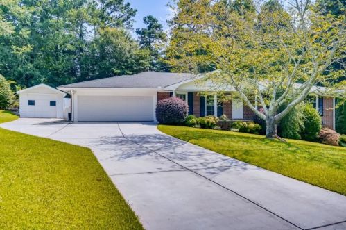 543 Donwood Ln, Marietta, GA 30060-6202