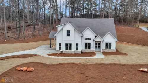 5696 Sandy Creek Rd, Loganville, GA 30052-2954
