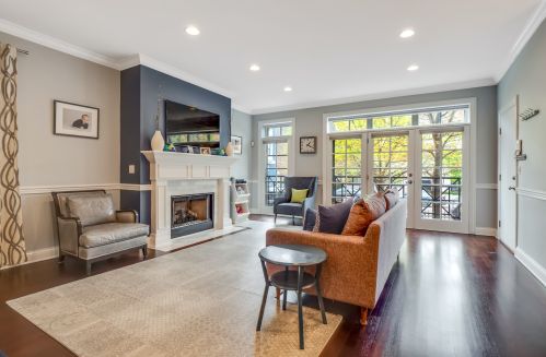 1951 Halsted St, Chicago, IL 60608-3454