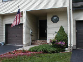 26 Olive Ct, Flemington, NJ 08822-3038