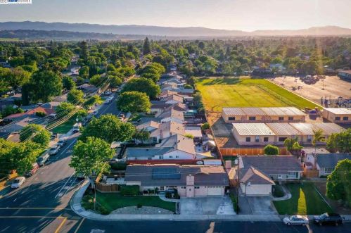 1293 El Dorado Dr, Livermore, CA 94550-5410
