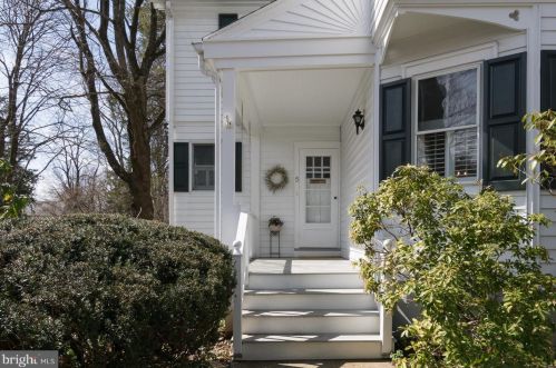 5 Titus Ave, Trenton, NJ 08648-1625