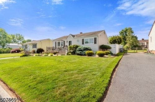 415 Jackson Ave, Manville, NJ 08835-1923