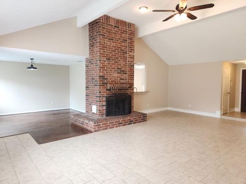 2207 Old Dixie Dr, Richmond TX  77406-6844 exterior