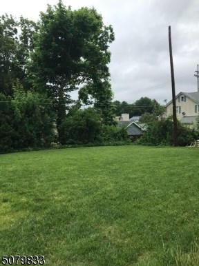 23 2nd St, Dover, NJ 07801-5325