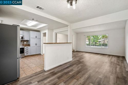 136 Clayton Cir, Vacaville, CA 95687-5912