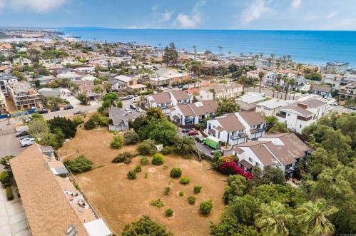 270 Juniper Ave, Carlsbad, CA 92008-8243
