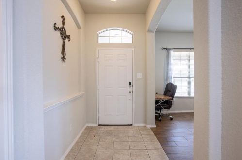 1712 Chivalry Ln, Fort Worth TX  76140-5780 exterior