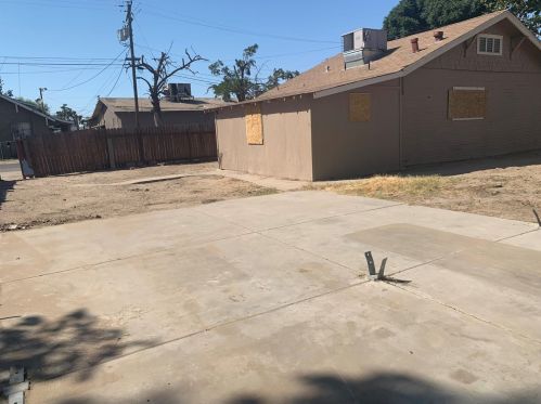 900 1st St, Turlock CA  95380-6021 exterior