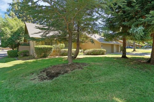 8951 Quail Glen Ct, Fair Oaks, CA 95628-6544