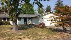 2374 La Canada Dr, Roseburg, OR 97471-5700