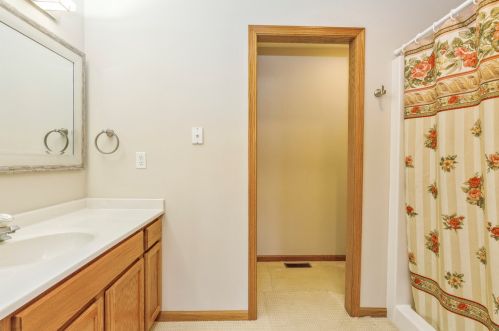 188 Mclaren Dr, Sycamore IL  60178-2255 exterior