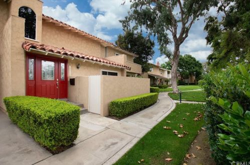 10784 El Plano Ave, Santa Ana, CA 92708-3914