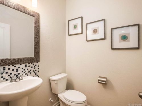 25380 Aberdeen Dr, Aurora CO 80016-3225 exterior