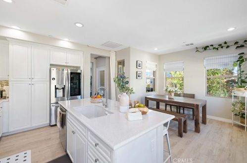 103 Rinaldi, Irvine CA  92620-2865 exterior
