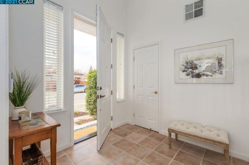 5441 Asterwood Dr, Pleasanton, CA 94568-7719