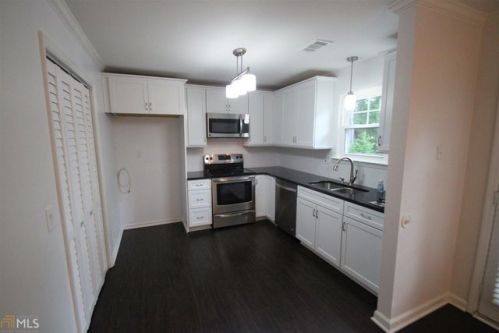 110 Woodberry Ct, Holly Springs, GA 30188-4934
