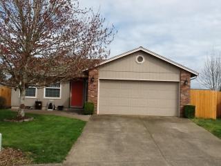 355 Sunnymeade Ct, Jefferson, OR 97352-9504