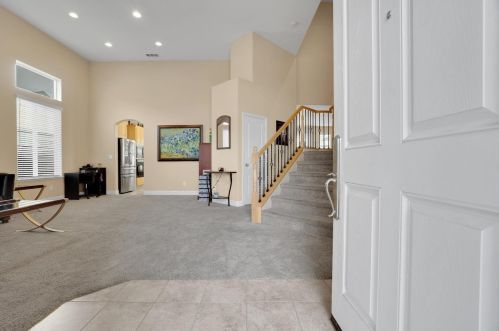 1738 Paola Ln, Manteca, CA 95337-8607