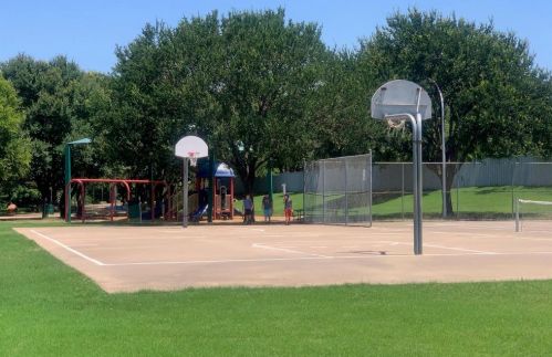 5416 Yellowstone Trl, Fort Worth TX  76137-5301 exterior