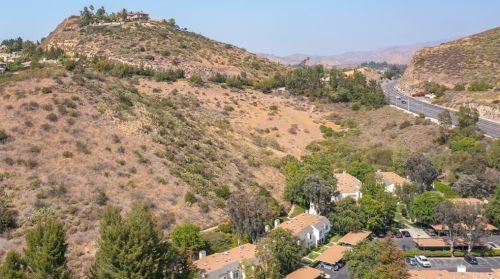 5927 Creekside Ave, Orange CA  92869-3186 exterior