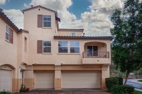 992 Pearleaf Ct, San Marcos, CA 92078-5300