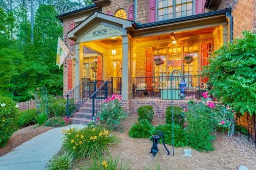 1323 Hamilton Creek Dr, Kennesaw, GA 30152-7848