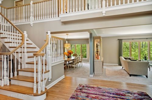 380 Country Oak Ln, Palatine, IL 60067-4500