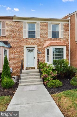 1268 Masters Dr, Arnold, MD 21012-2328