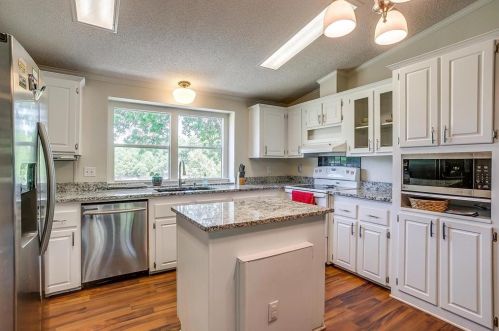 6356 Rendon Bloodworth, Fort Worth TX  76140-9456 exterior