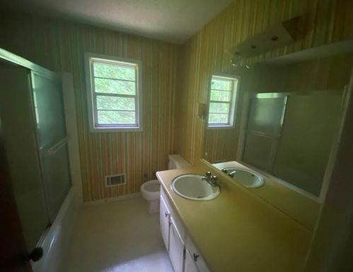 2563 Lake Capri Dr, Conyers GA  30012-2932 exterior