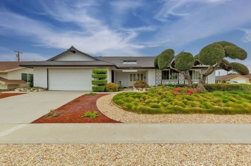 5041 Roxborough Dr, Placentia, CA 92870-3208