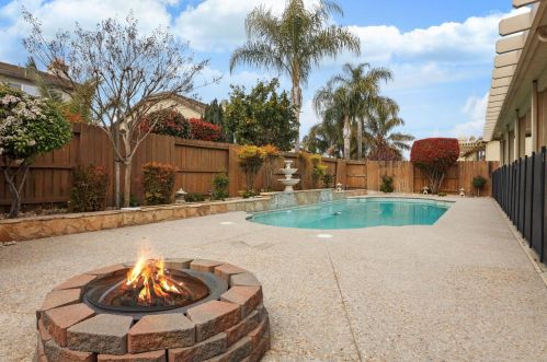1565 Sage Sparrow Ave, Manteca, CA 95337-7900