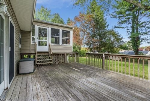 107 Pleasant View Rd, Hackettstown NJ  07840-1017 exterior