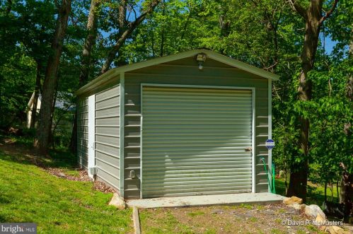 423 Shannondale Rd, Harpers Ferry WV 25425-4564 exterior