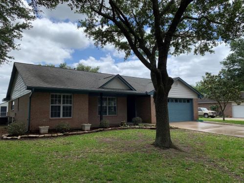 128 Wild Phlox Dr, Bellvue TX  77418-1925 exterior