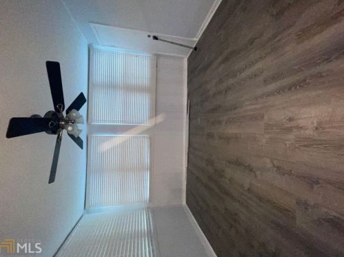 71 Montre Sq, Atlanta GA  30327-4044 exterior