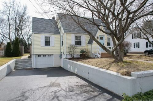 53 Flagler Ave, Cheshire CT  06410-2201 exterior