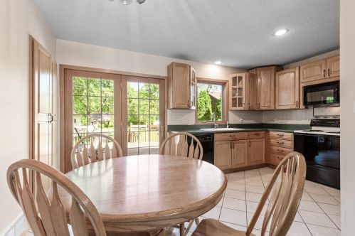 4046 Highland Ave, Saint Paul MN  55110-4201 exterior