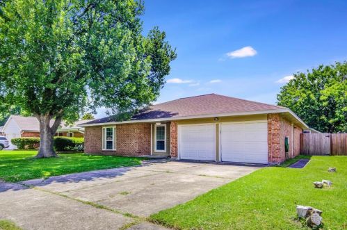 9910 Rustic Gate Rd, Morgans Point, TX 77571-4151