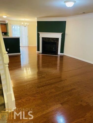 740 Crestwell Cir, Atlanta, GA 30331-8628