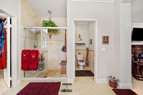 11364 Pondhurst Way, Riverside CA  92505-3471 exterior